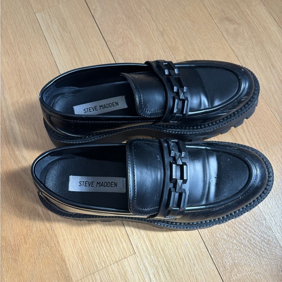 Women's Black Loafers - Picture 2 of 3
